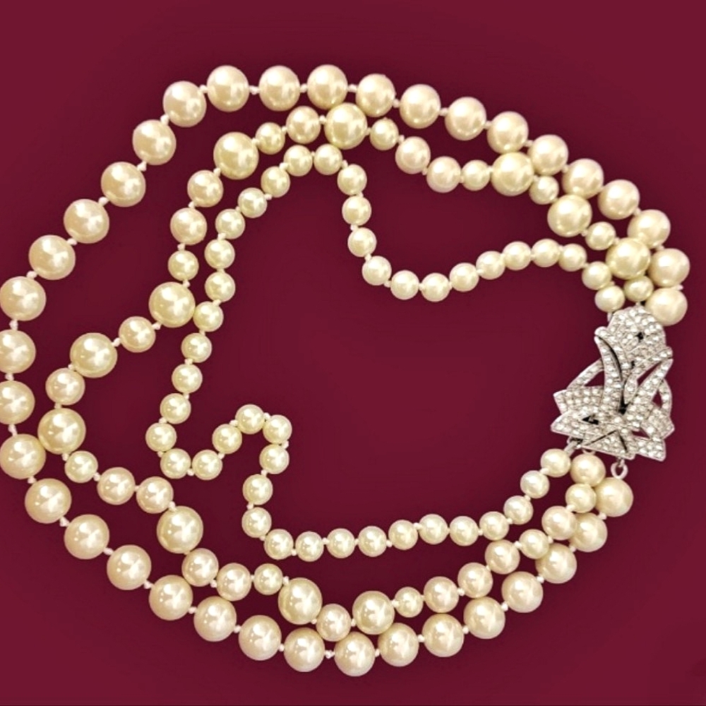 Stella & Dot Faux Pearl Necklace With Triangle Amulet Pendant